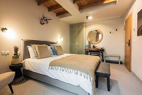 The Pines Bucegi Lodge