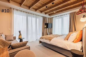 The Pines Bucegi Lodge
