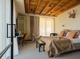 The Pines Bucegi Lodge