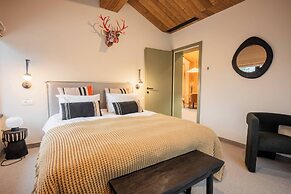 The Pines Bucegi Lodge
