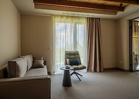 The Pines Bucegi Lodge