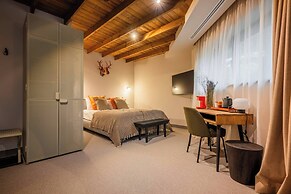 The Pines Bucegi Lodge