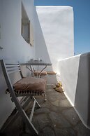 Mykonos Twins