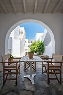 Mykonos Twins