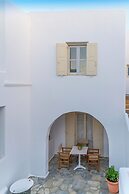 Mykonos Twins