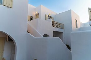 Mykonos Twins