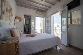 Mykonos Twins