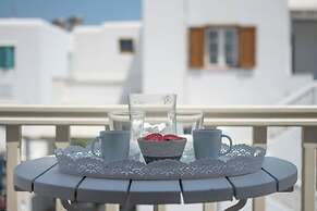 Mykonos Twins