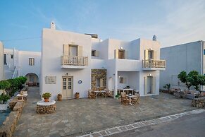 Mykonos Twins