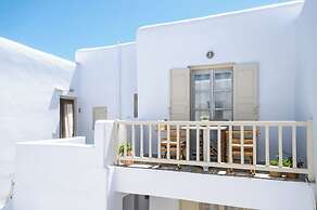 Mykonos Twins