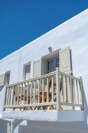 Mykonos Twins