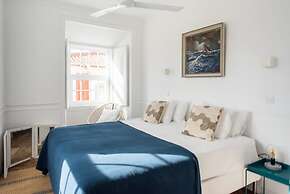 Luxury Building With Rooftop in Central Ericeira