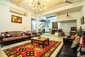 Opulent Antique 3br Villa in Gurugram