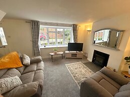 2 Bedroom Cottage Free Private Parking Fire Place