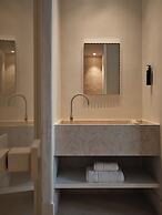 Akria Seaside Suites