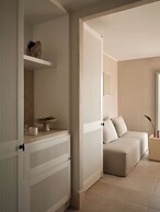 Akria Seaside Suites
