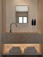 Akria Seaside Suites
