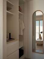 Akria Seaside Suites