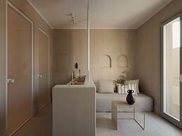 Akria Seaside Suites