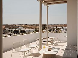 Akria Seaside Suites