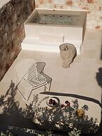 Akria Seaside Suites