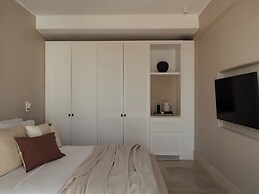 Akria Seaside Suites