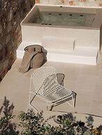 Akria Seaside Suites