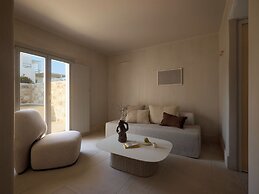 Akria Seaside Suites
