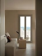 Akria Seaside Suites