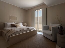 Akria Seaside Suites