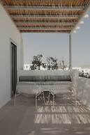 Akria Seaside Suites