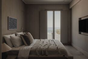 Akria Seaside Suites