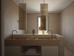 Akria Seaside Suites