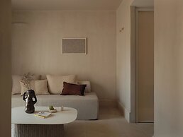 Akria Seaside Suites