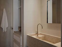 Akria Seaside Suites