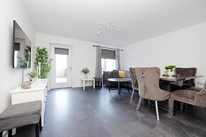 JOIVY Stylish House with Garden