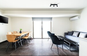 Elysee Apartments 9 B