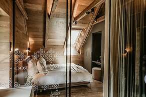 Luxury Chalet With Jacuzzi at Lake Bohinj