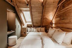 Luxury Chalet With Jacuzzi at Lake Bohinj