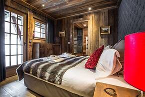 Luxury 3 Bedroom Chalet Jacuzzi Sauna