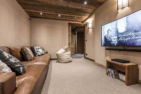 Luxury 3 Bedroom Chalet Jacuzzi Sauna