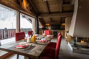 Luxury 3 Bedroom Chalet Jacuzzi Sauna