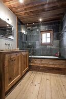 Luxury 3 Bedroom Chalet Jacuzzi Sauna