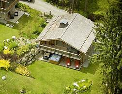 Luxury 3 Bedroom Chalet Jacuzzi Sauna