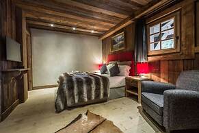 Luxury 3 Bedroom Chalet Jacuzzi Sauna