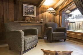 Luxury 3 Bedroom Chalet Jacuzzi Sauna