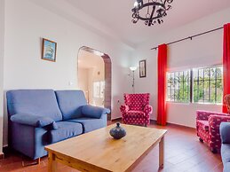 Calma Holiday Home 22606