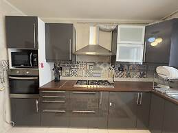 1108 Spacious 3BR Apt 2BA Near Airport
