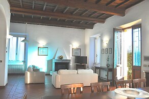 Villa Montecasciano - 8 Sleeps Private Garden