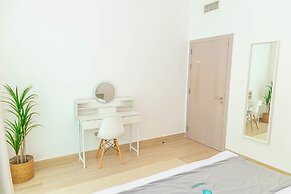 Bloomfields Stylish 1BR in Waters Edge